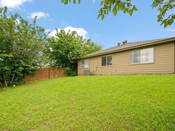 9936  Long Rifle Drive , Fort Worth Texas 76108