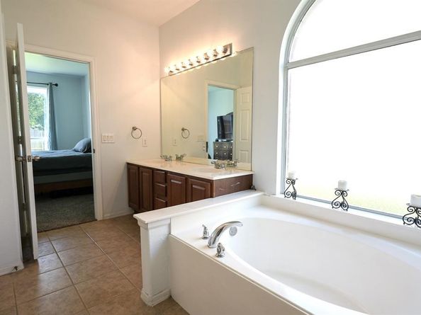 2811 S Serrano  , Grand Prairie Texas 75054