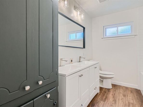 1404  Muse Street , Fort Worth Texas 76112