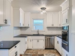 1404  Muse Street , Fort Worth Texas 76112