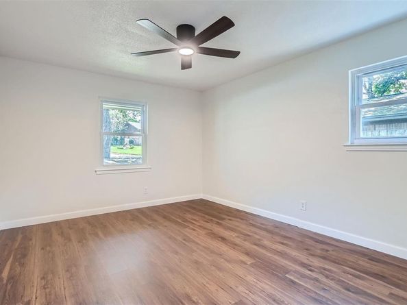1404  Muse Street , Fort Worth Texas 76112