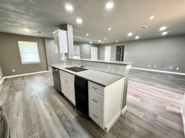 1614  Comanche Trail , Garland Texas 75043
