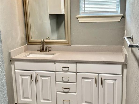 1614  Comanche Trail , Garland Texas 75043