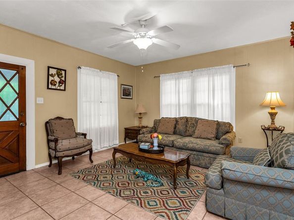 903  Cameron Avenue , Dallas Texas 75223