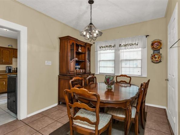 903  Cameron Avenue , Dallas Texas 75223