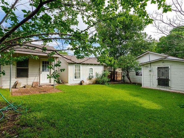 903  Cameron Avenue , Dallas Texas 75223