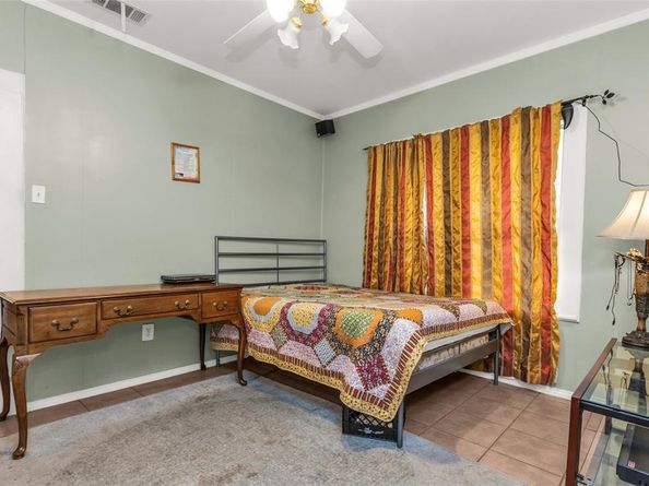 903  Cameron Avenue , Dallas Texas 75223