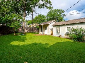 903  Cameron Avenue , Dallas Texas 75223