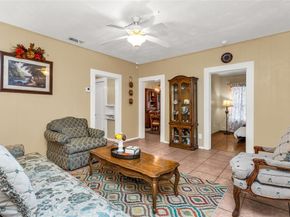 903  Cameron Avenue , Dallas Texas 75223