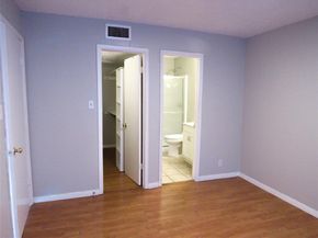 7431  Holly Hill Drive  216, Dallas Texas 75231