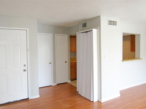 7431  Holly Hill Drive  216, Dallas Texas 75231