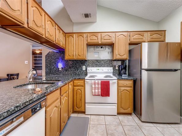 17490  Meandering Way  106, Dallas Texas 75252