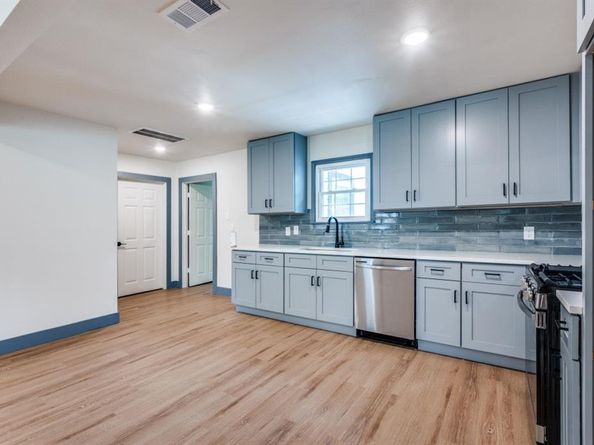 3370 W Boyce Avenue , Fort Worth Texas 76133