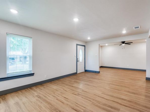 3370 W Boyce Avenue , Fort Worth Texas 76133