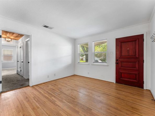 3219  Healey Drive , Dallas Texas 75228