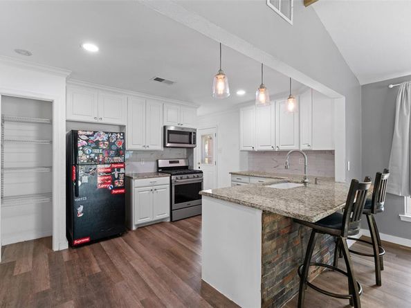 3219  Healey Drive , Dallas Texas 75228