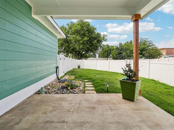 1110  Chattahoochee Drive , Savannah Texas 76227
