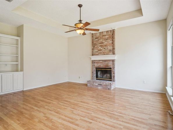 813  Hunters Glen Trail , Fort Worth Texas 76120