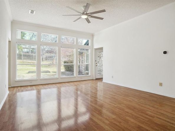 813  Hunters Glen Trail , Fort Worth Texas 76120