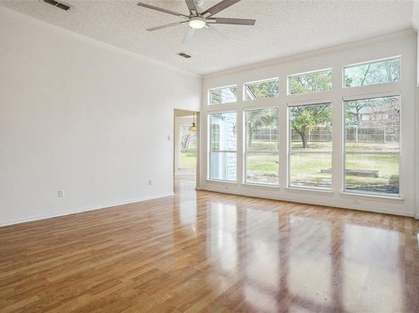 813  Hunters Glen Trail , Fort Worth Texas 76120