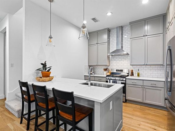 2225  Bird Street , Fort Worth Texas 76111