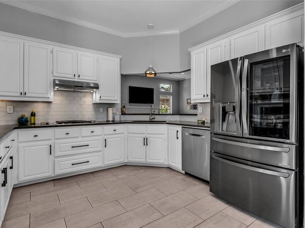 2613  Rockport Circle , Garland Texas 75044