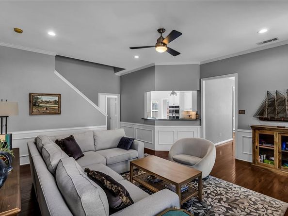 2613  Rockport Circle , Garland Texas 75044
