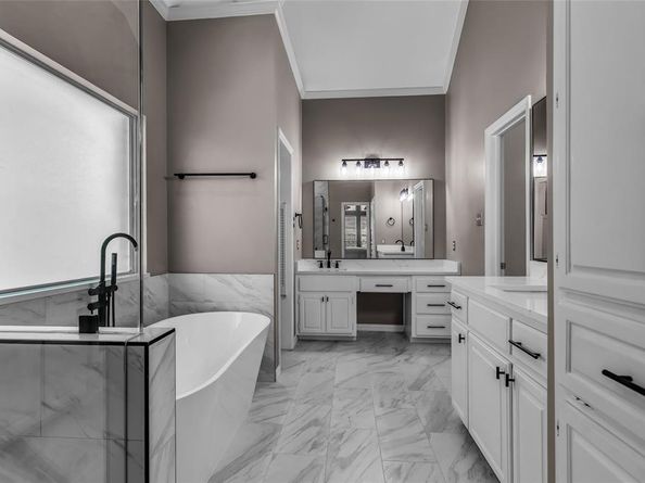 2613  Rockport Circle , Garland Texas 75044