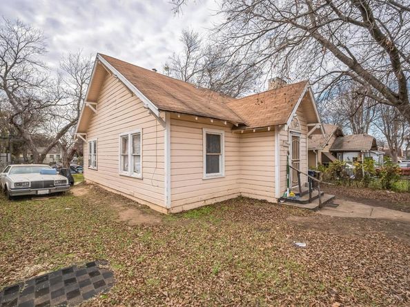 3720  Avenue M  , Fort Worth Texas 76105