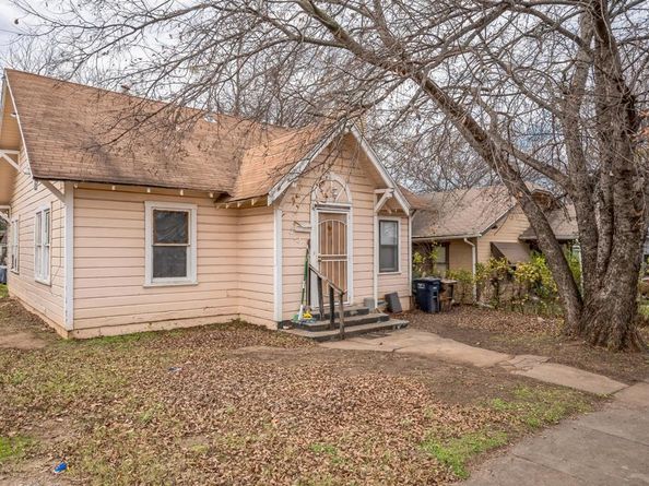 3720  Avenue M  , Fort Worth Texas 76105