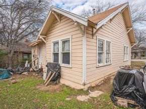 3720  Avenue M  , Fort Worth Texas 76105