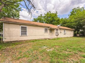 405  Lanola Court , Fort Worth Texas 76103