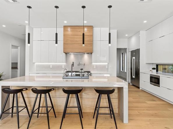 7619  Robin Road , Dallas Texas 75209