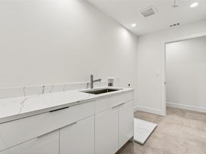 7619  Robin Road , Dallas Texas 75209