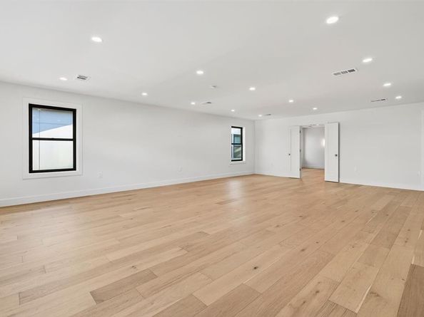 7619  Robin Road , Dallas Texas 75209