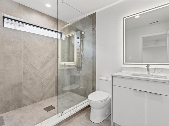 7619  Robin Road , Dallas Texas 75209