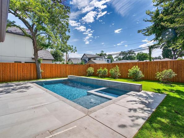 7619  Robin Road , Dallas Texas 75209