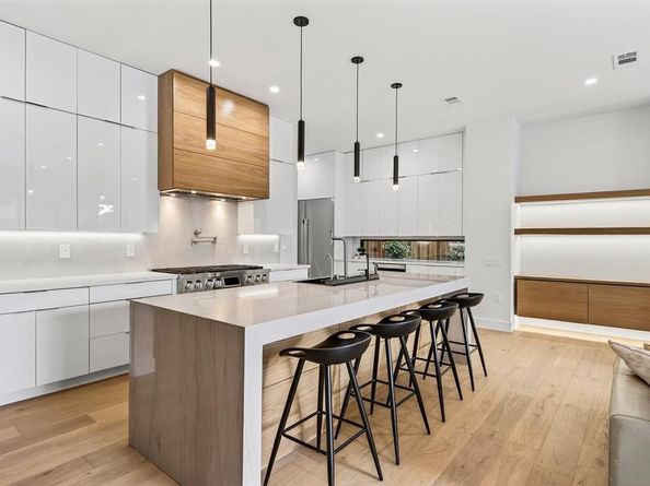 7619  Robin Road , Dallas Texas 75209