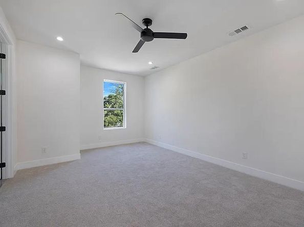 1122  Muncie Avenue , Dallas Texas 75212