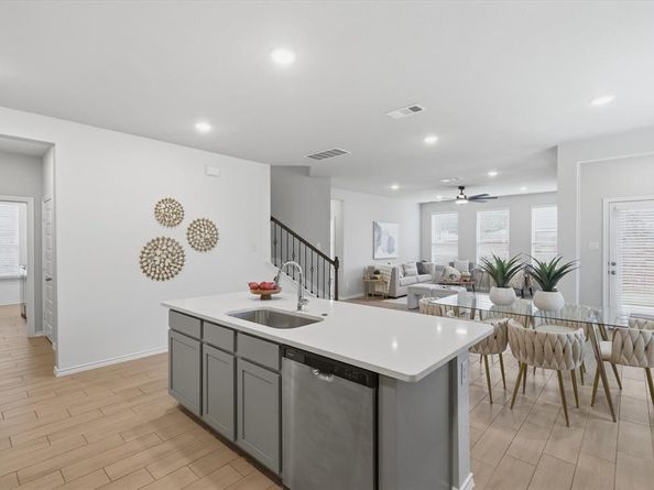 707  Ranchvale Court , Arlington Texas 76002