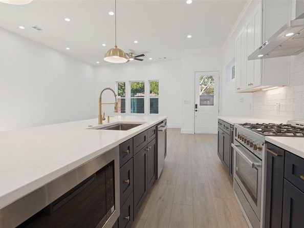 513 N Patton Street , Dallas Texas 75203