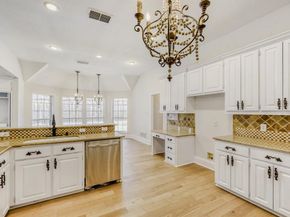 27  Wellington Oaks Circle , Denton Texas 76210