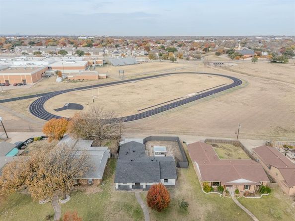 2517  Belhaven Drive , Mesquite Texas 75150