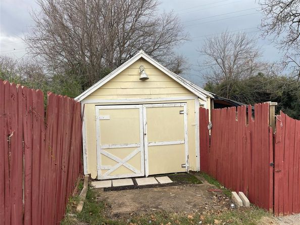 2524  Oakwood Terrace , Haltom City Texas 76117