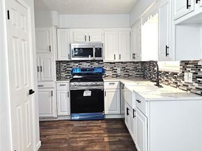 604  Bayless Drive , Euless Texas 76040