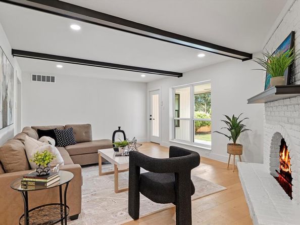 7652  El Pensador Drive , Dallas Texas 75248