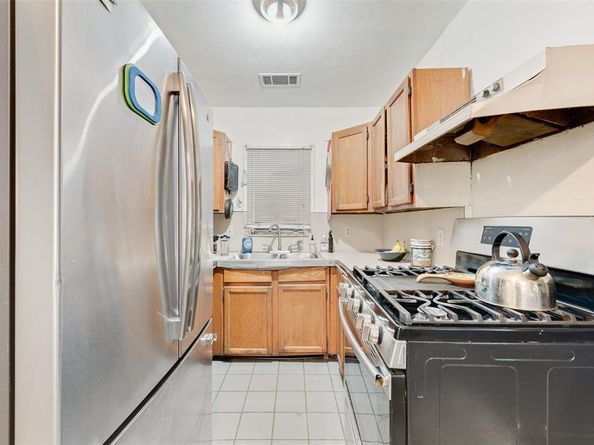 610 W 12th Street , Dallas Texas 75208