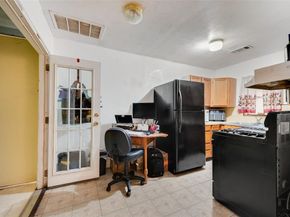 610 W 12th Street , Dallas Texas 75208