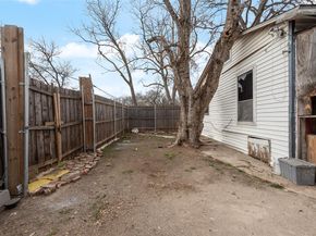 610 W 12th Street , Dallas Texas 75208