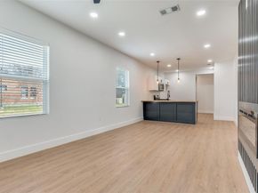 2332  Poplar Street , Dallas Texas 75215